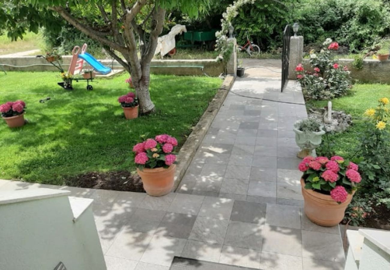 Dom w Privlaka - Dom wakacyjny 5239 dla 8+3 osób w Privlace – 100 m od piaszczystej plaży