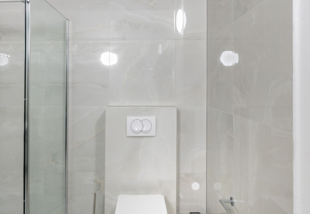 Apartament w Lopar - Apartament wakacyjny w Lopar z tarasem, klimatyzacją, Wi-Fi i widokiem na morze (4738-7)