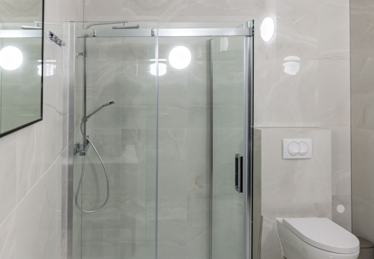 Apartament w Lopar - Apartament wakacyjny w Lopar z tarasem, klimatyzacją, Wi-Fi i widokiem na morze (4738-7)