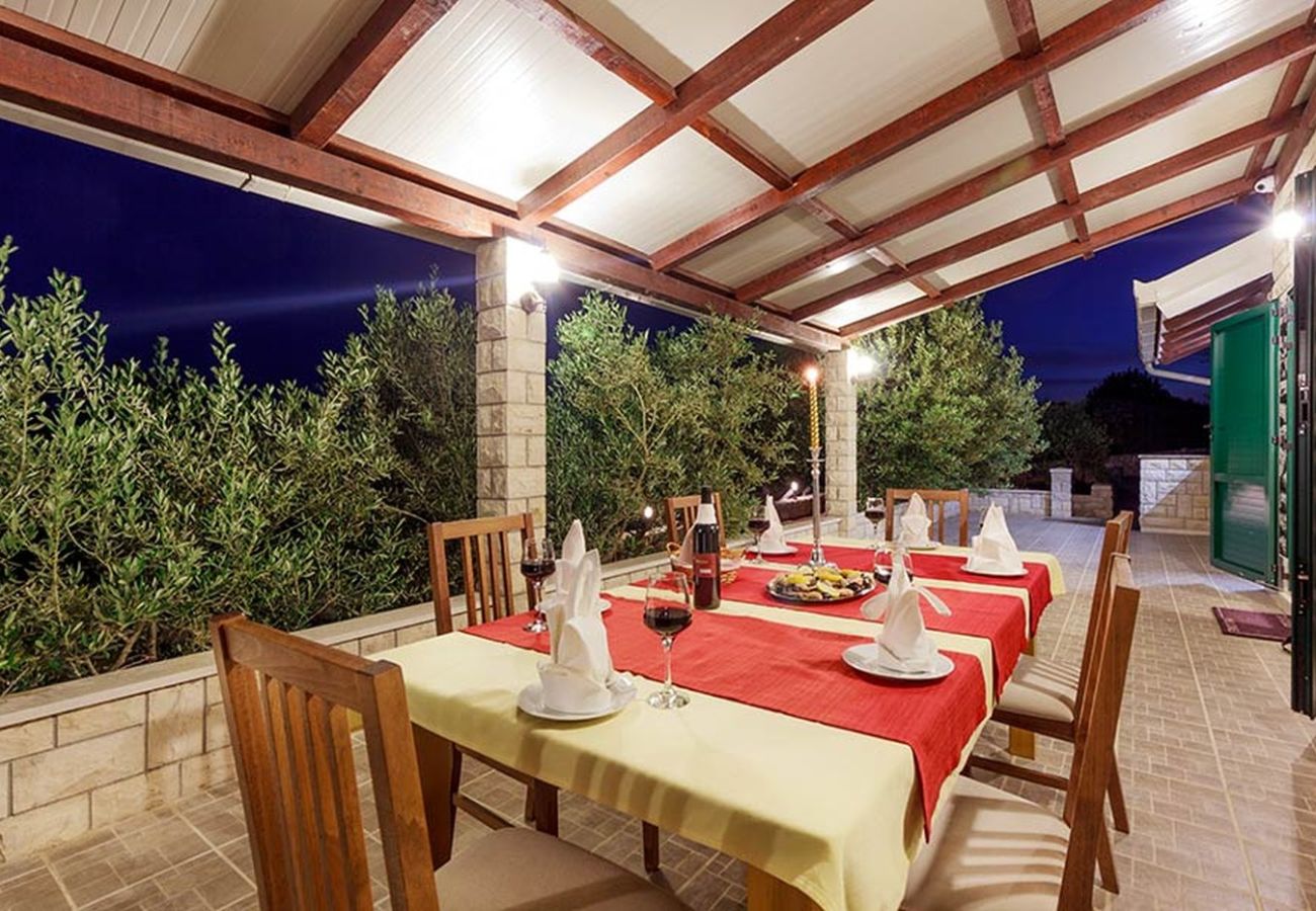 Willa w Okrug Gornji - Ferienhaus 5243 für 8 Pers