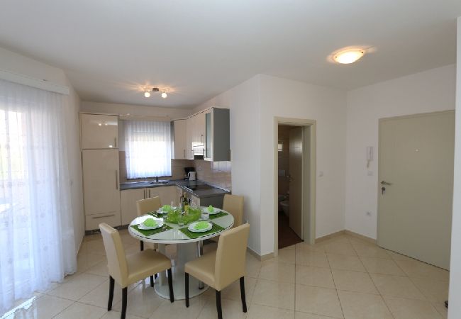 Апартаменты на Medulin - Ferienwohnung in Medulin mit Terrasse, Klimaanlage, W-LAN, Waschmaschine (64-3) Апартаменты на Medulin - Ferienwohnung in Medulin mit Terrasse, Klimaanlage, W-LAN, Waschmaschine (64-3)