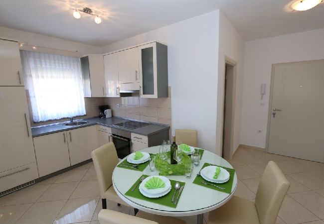 Апартаменты на Medulin - Ferienwohnung in Medulin mit Terrasse, Klimaanlage, W-LAN, Waschmaschine (64-3) Апартаменты на Medulin - Ferienwohnung in Medulin mit Terrasse, Klimaanlage, W-LAN, Waschmaschine (64-3)