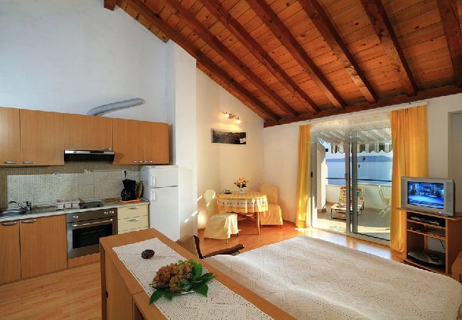 Квартира-студия на Pisak - Studio apartment in Pisak with Seaview, Terrace, Air condition, WIFI (102-6) Квартира-студия на Pisak - Studio apartment in Pisak with Seaview, Terrace, Air condition, WIFI (102-6)