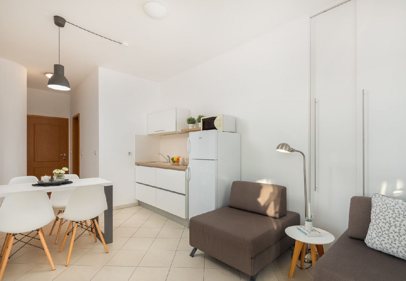 Апартаменты на Vodice - Ferienwohnung in Vodice mit Meerblick, Terrasse, Klimaanlage, W-LAN (94-1)