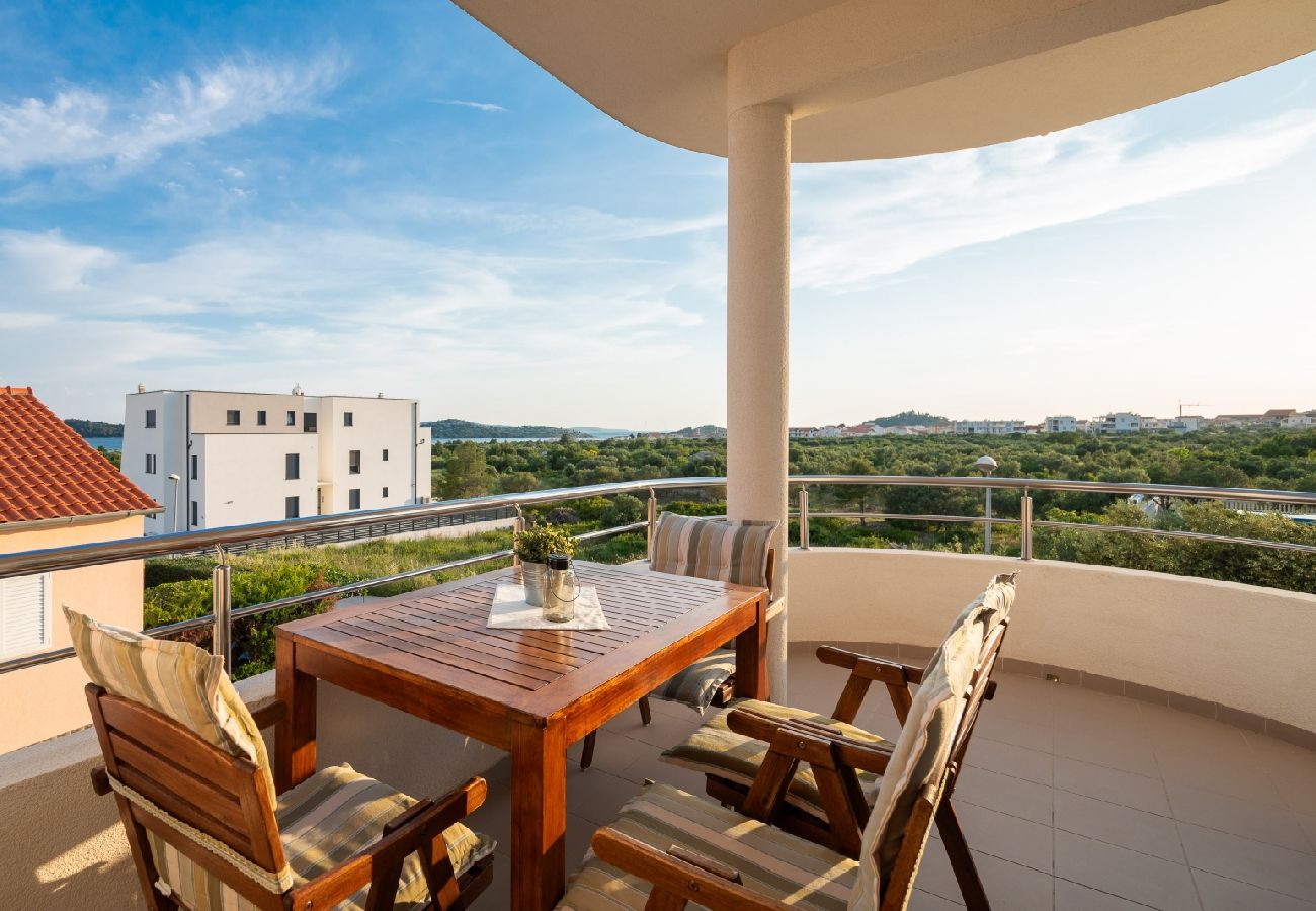 Апартаменты на Vodice - Ferienwohnung in Vodice mit Meerblick, Terrasse, Klimaanlage, W-LAN (94-4)