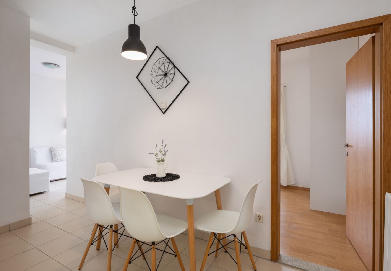 Апартаменты на Vodice - Ferienwohnung in Vodice mit Meerblick, Terrasse, Klimaanlage, W-LAN (94-5)