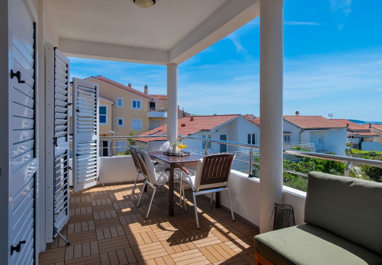 Апартаменты на Vodice - Apartment in Vodice with Seaview, Terrace, Air condition, WIFI (94-5)