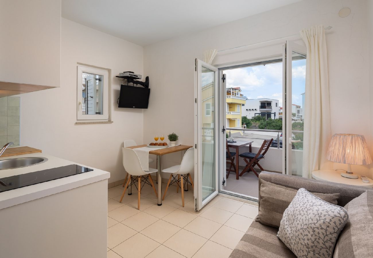 Апартаменты на Vodice - Ferienwohnung in Vodice mit Meerblick, Balkon, Klimaanlage, W-LAN (94-6)