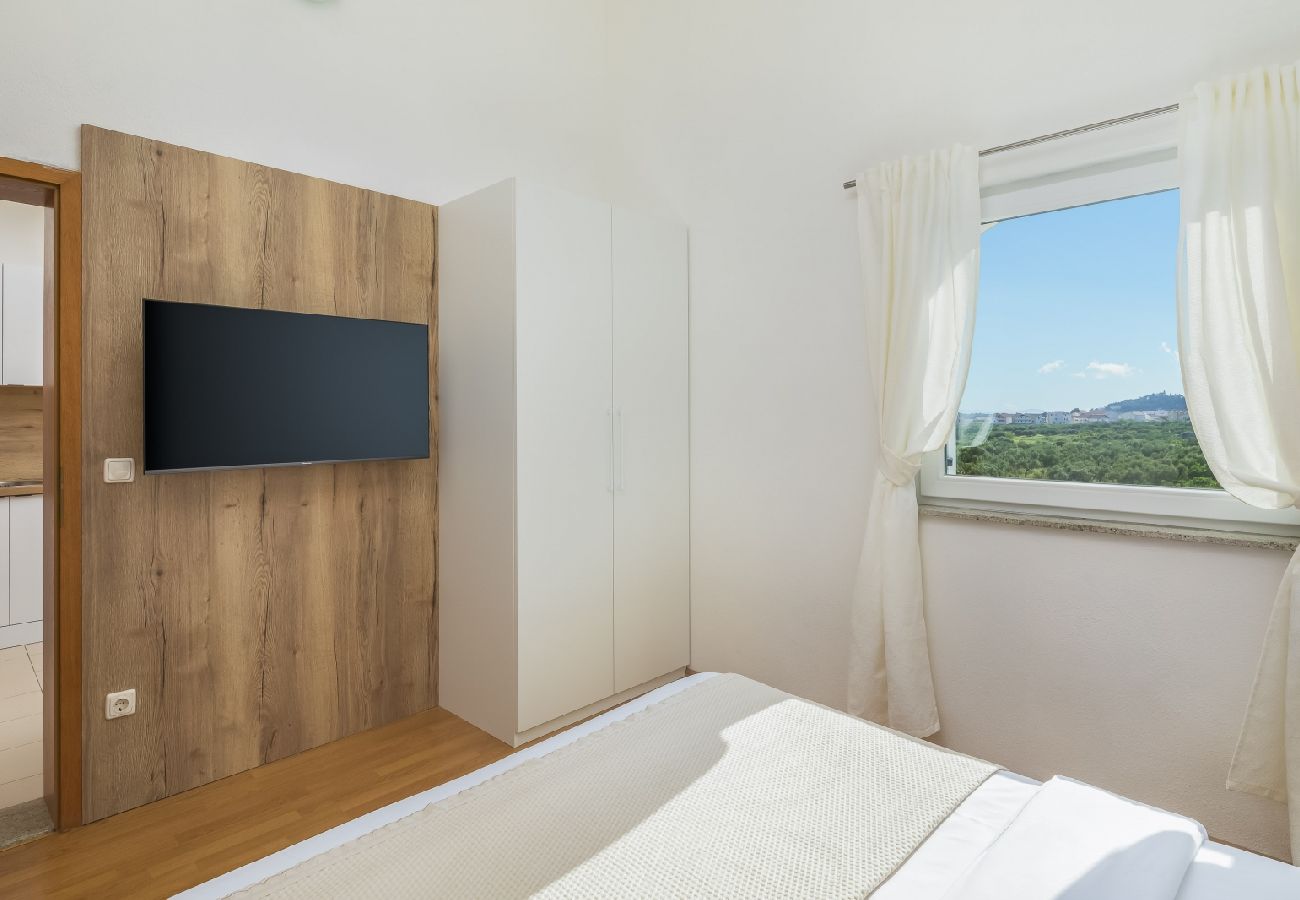 Апартаменты на Vodice - Ferienwohnung in Vodice mit Meerblick, Terrasse, Klimaanlage, W-LAN (94-7)