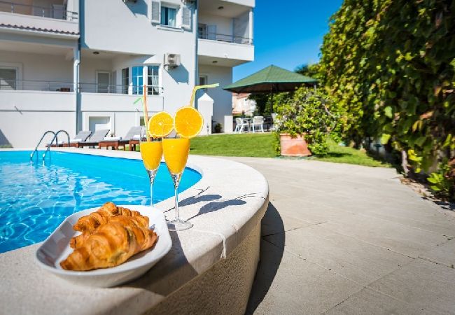 Апартаменты на Vodice - Ferienwohnung in Vodice mit Meerblick, Terrasse, Klimaanlage, W-LAN (94-8) Апартаменты на Vodice - Ferienwohnung in Vodice mit Meerblick, Terrasse, Klimaanlage, W-LAN (94-8)