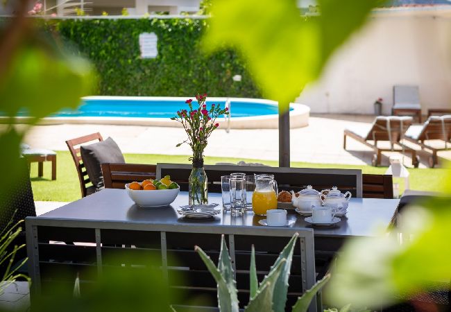 Апартаменты на Vodice - Ferienwohnung in Vodice mit Meerblick, Terrasse, Klimaanlage, W-LAN (94-8) Апартаменты на Vodice - Ferienwohnung in Vodice mit Meerblick, Terrasse, Klimaanlage, W-LAN (94-8)