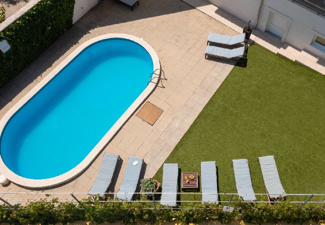 Апартаменты на Vodice - Ferienwohnung in Vodice mit Meerblick, Balkon, Klimaanlage, W-LAN (94-10) Апартаменты на Vodice - Ferienwohnung in Vodice mit Meerblick, Balkon, Klimaanlage, W-LAN (94-10)