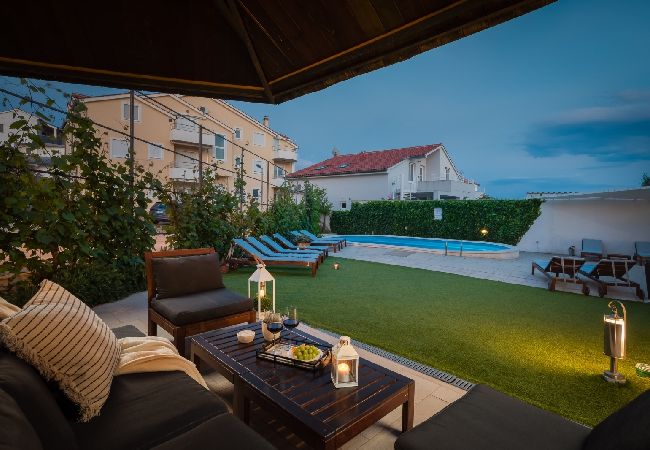 Апартаменты на Vodice - Ferienwohnung in Vodice mit Meerblick, Balkon, Klimaanlage, W-LAN (94-10) Апартаменты на Vodice - Ferienwohnung in Vodice mit Meerblick, Balkon, Klimaanlage, W-LAN (94-10)