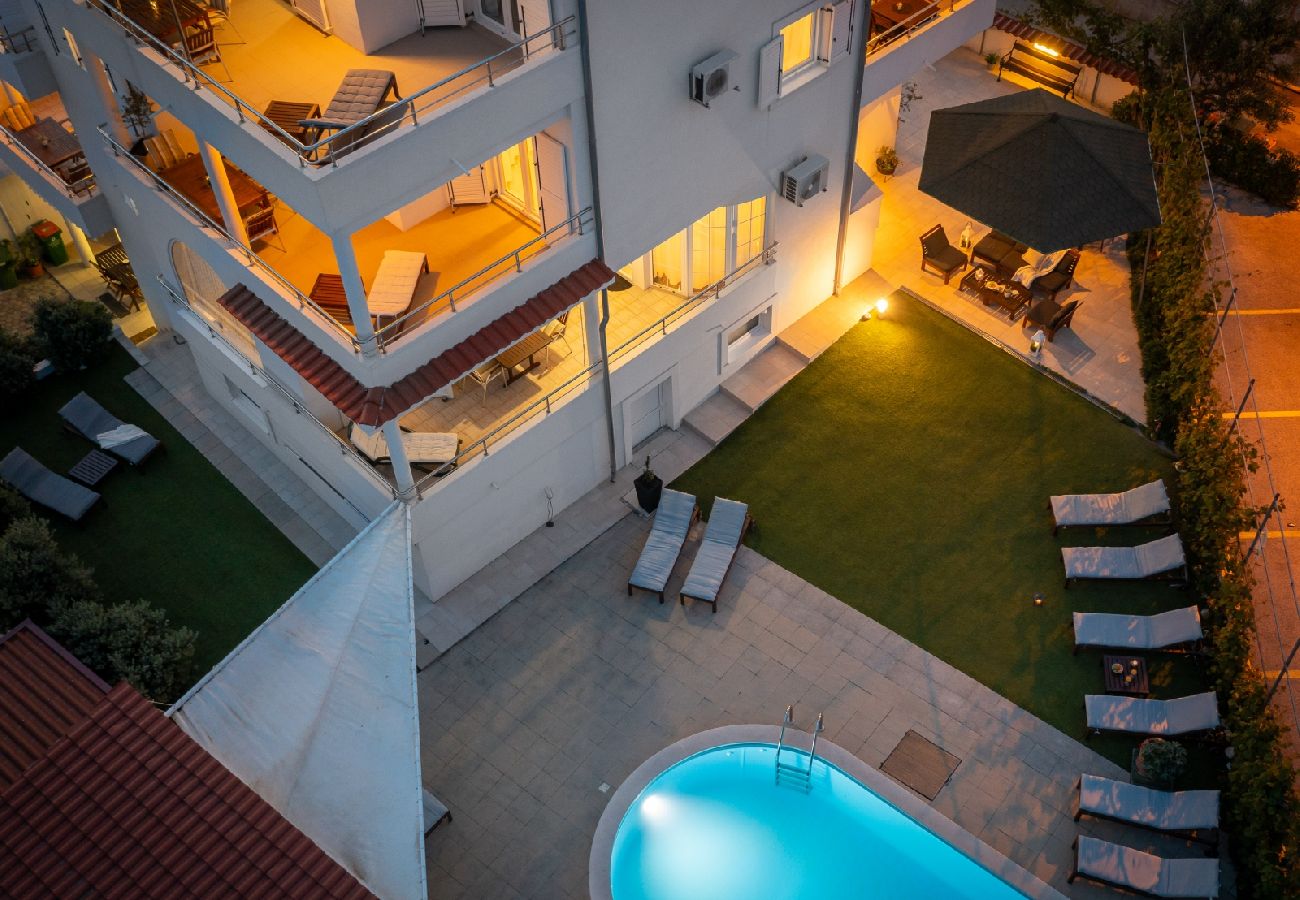 Апартаменты на Vodice - Ferienwohnung in Vodice mit Meerblick, Terrasse, Klimaanlage, W-LAN (94-11)