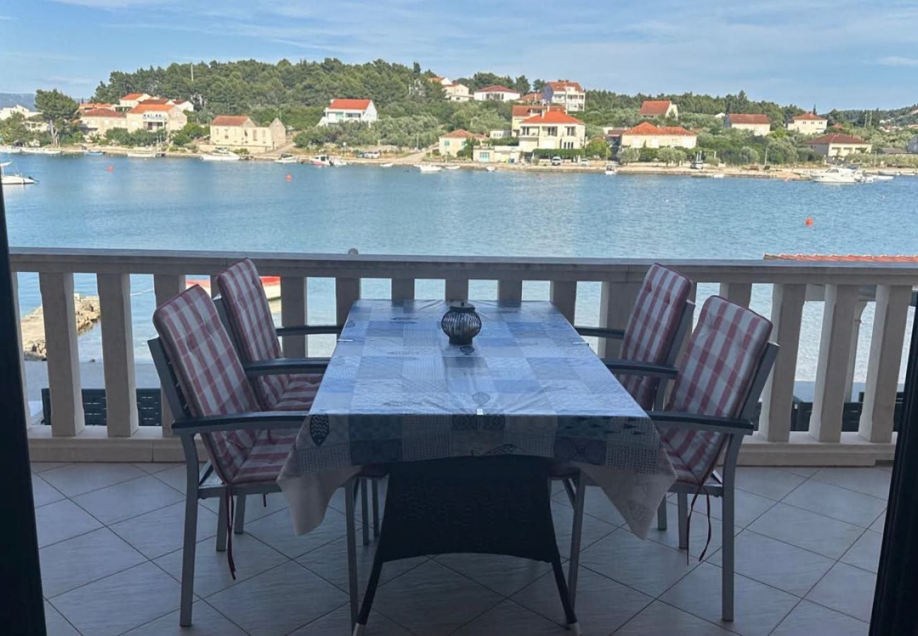 Апартаменты на Lumbarda - Apartment in Lumbarda with Seaview, Terrace, Air condition, WIFI (128-1)