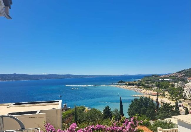 Апартаменты на Omiš - Квартира в Омише с видом на море, балконом, кондиционером, Wi-Fi (161-4) Апартаменты на Omiš - Квартира в Омише с видом на море, балконом, кондиционером, Wi-Fi (161-4)