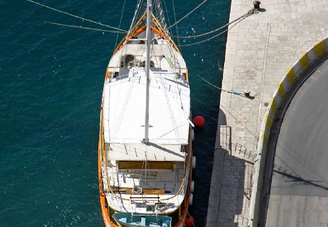 Апартаменты на Omiš - Квартира в Омише с видом на море, балконом, кондиционером, Wi-Fi (161-4) Апартаменты на Omiš - Квартира в Омише с видом на море, балконом, кондиционером, Wi-Fi (161-4)