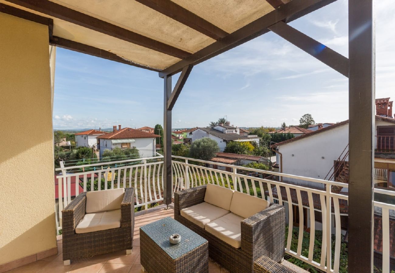 Апартаменты на Umag - Ferienwohnung in Umag mit Terrasse, Klimaanlage, W-LAN, Waschmaschine (244-2)