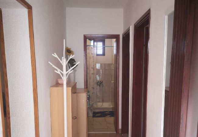 Апартаменты на Stanici - Ferienwohnung in Stanići mit Meerblick, Balkon, Klimaanlage, W-LAN (634-1) Апартаменты на Stanici - Ferienwohnung in Stanići mit Meerblick, Balkon, Klimaanlage, W-LAN (634-1)