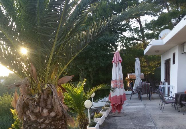 Апартаменты на Stanici - Ferienwohnung in Stanići mit Meerblick, Balkon, Klimaanlage, W-LAN (634-2) Апартаменты на Stanici - Ferienwohnung in Stanići mit Meerblick, Balkon, Klimaanlage, W-LAN (634-2)