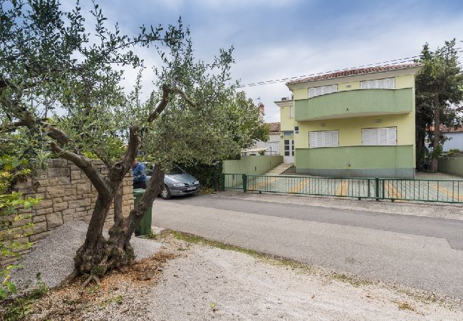 Апартаменты на Umag - Aпартамент в Умаг c балкон, Спутниковое / кабельное телевидение, WIFI (653-2) Апартаменты на Umag - Aпартамент в Умаг c балкон, Спутниковое / кабельное телевидение, WIFI (653-2)