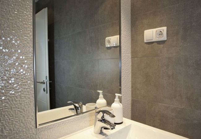 Апартаменты на Duce - Ferienwohnung in Duće mit Meerblick, Terrasse, Klimaanlage, W-LAN (850-1) Апартаменты на Duce - Ferienwohnung in Duće mit Meerblick, Terrasse, Klimaanlage, W-LAN (850-1)