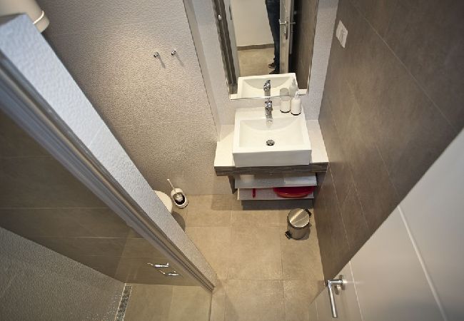 Апартаменты на Duce - Ferienwohnung in Duće mit Meerblick, Terrasse, Klimaanlage, W-LAN (850-2) Апартаменты на Duce - Ferienwohnung in Duće mit Meerblick, Terrasse, Klimaanlage, W-LAN (850-2)