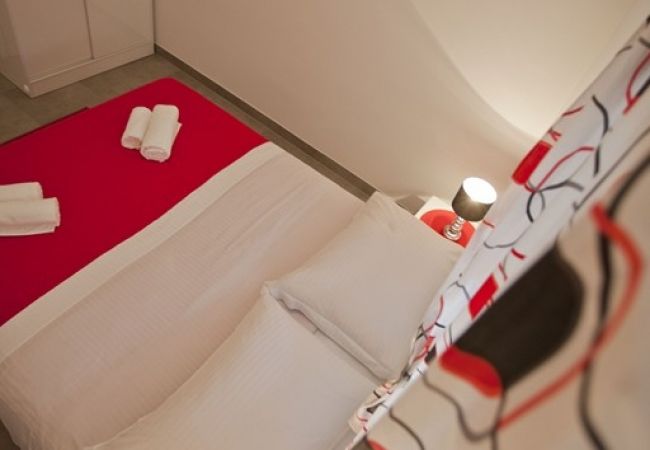 Апартаменты на Duce - Ferienwohnung in Duće mit Meerblick, Terrasse, Klimaanlage, W-LAN (850-2) Апартаменты на Duce - Ferienwohnung in Duće mit Meerblick, Terrasse, Klimaanlage, W-LAN (850-2)