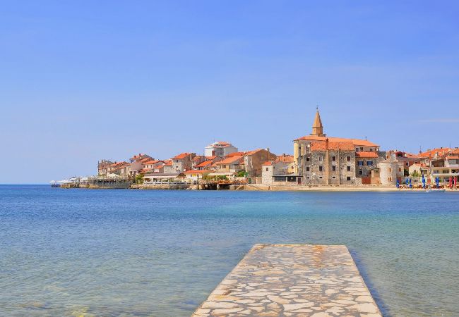 Апартаменты на Umag - Aпартамент в Умаг c терраса, WIFI, Балкон / Терраса (853-3) Апартаменты на Umag - Aпартамент в Умаг c терраса, WIFI, Балкон / Терраса (853-3)