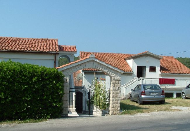 Апартаменты на Kampor - Aпартамент в Кампор c терраса, Спутниковое / кабельное телевидение, WIFI, Балкон / Терраса (895-2) Апартаменты на Kampor - Aпартамент в Кампор c терраса, Спутниковое / кабельное телевидение, WIFI, Балкон / Терраса (895-2)