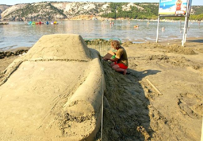 Апартаменты на Lopar - Квартира для отдыха в Лопаре с балконом, кондиционером, Wi-Fi и стиральной машиной (696-7) Апартаменты на Lopar - Квартира для отдыха в Лопаре с балконом, кондиционером, Wi-Fi и стиральной машиной (696-7)