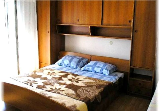 Апартаменты на Lopar - Квартира для отдыха в Лопаре с балконом, кондиционером, Wi-Fi и стиральной машиной (696-7) Апартаменты на Lopar - Квартира для отдыха в Лопаре с балконом, кондиционером, Wi-Fi и стиральной машиной (696-7)