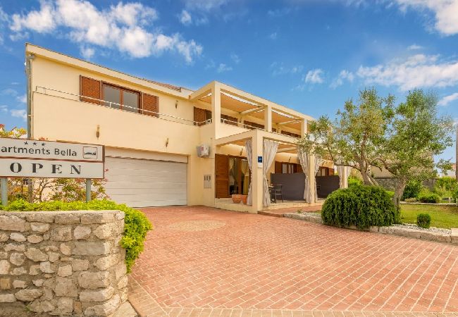 Апартаменты на Nin - Aпартамент в Нин c терраса, Спутниковое / кабельное телевидение, WIFI (864-1) Апартаменты на Nin - Aпартамент в Нин c терраса, Спутниковое / кабельное телевидение, WIFI (864-1)