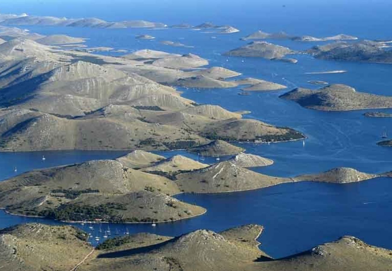 Квартира-студия на Grebaštica - студио Апартамент в Grebaštica c Вид на море, терраса, Спутниковое / кабельное телевидение, WIFI (886-1)