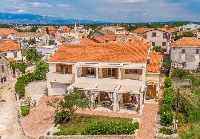 Квартира-студия на Nin - студио Апартамент в Нин c терраса, Спутниковое / кабельное телевидение, WIFI (864-2) Квартира-студия на Nin - студио Апартамент в Нин c терраса, Спутниковое / кабельное телевидение, WIFI (864-2)