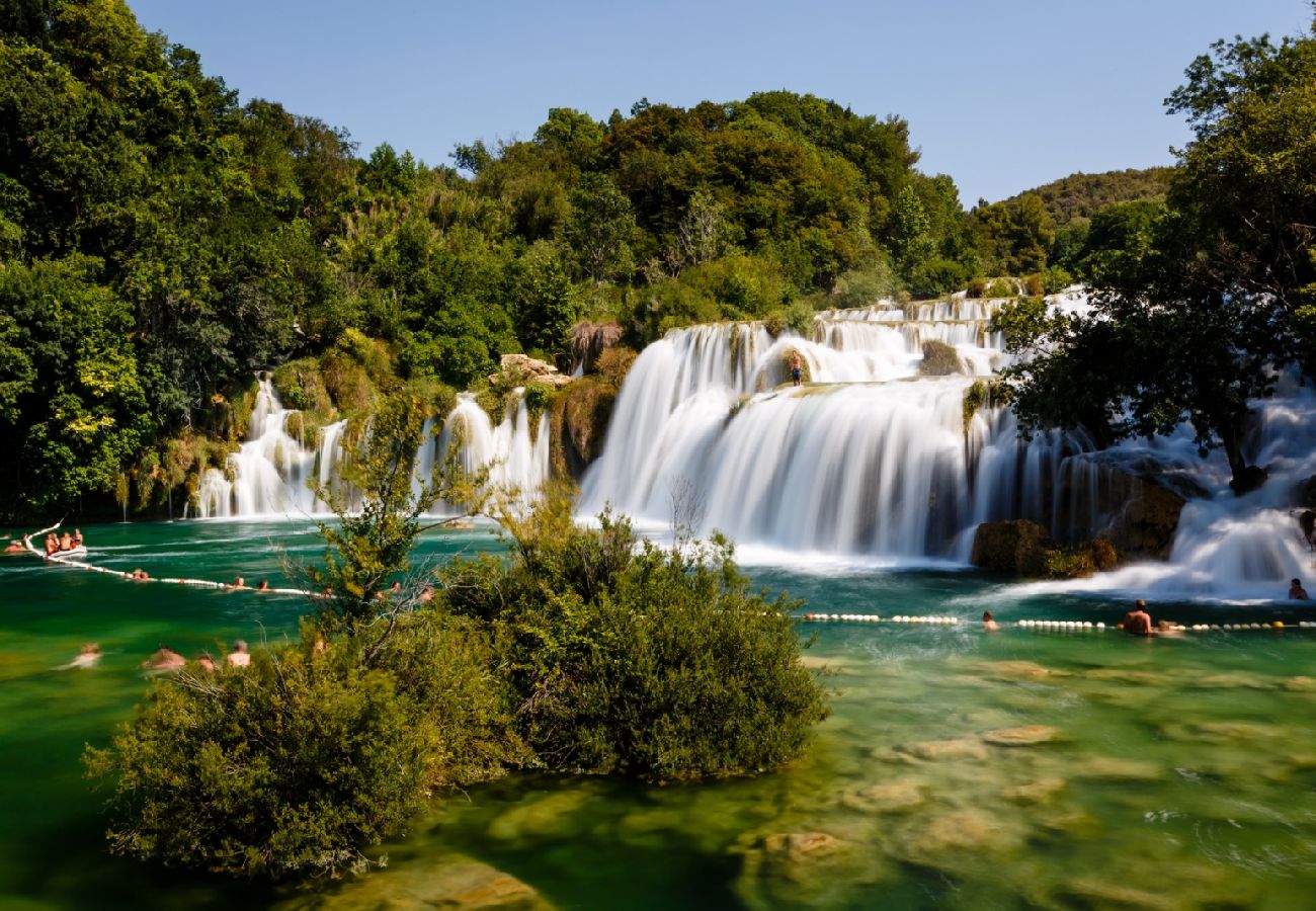 Апартаменты на Vodice - Aпартамент в Водице c Вид на море, балкон, Спутниковое / кабельное телевидение, WIFI (3335-1)