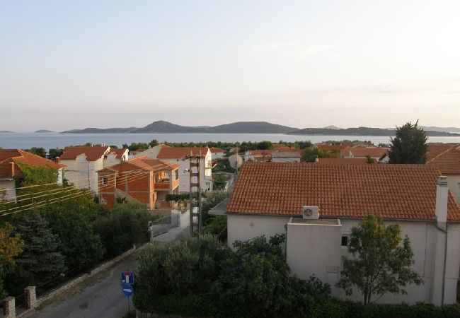 Апартаменты на Vodice - Aпартамент в Водице c Вид на море, терраса, Спутниковое / кабельное телевидение, WIFI (3335-3) Апартаменты на Vodice - Aпартамент в Водице c Вид на море, терраса, Спутниковое / кабельное телевидение, WIFI (3335-3)