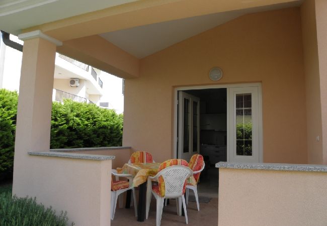 Апартаменты на Premantura - Ferienwohnung in Premantura mit Terrasse, Klimaanlage, W-LAN, Waschmaschine (3352-28) Апартаменты на Premantura - Ferienwohnung in Premantura mit Terrasse, Klimaanlage, W-LAN, Waschmaschine (3352-28)