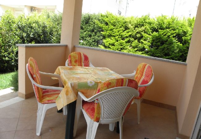 Апартаменты на Premantura - Ferienwohnung in Premantura mit Terrasse, Klimaanlage, W-LAN, Waschmaschine (3352-28) Апартаменты на Premantura - Ferienwohnung in Premantura mit Terrasse, Klimaanlage, W-LAN, Waschmaschine (3352-28)