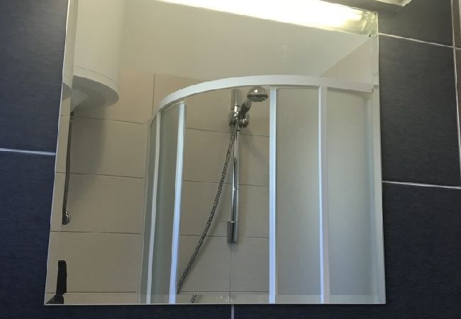 Апартаменты на Omiš - Ferienwohnung in Omiš mit Meerblick, Balkon, Klimaanlage, W-LAN (3422-1) Апартаменты на Omiš - Ferienwohnung in Omiš mit Meerblick, Balkon, Klimaanlage, W-LAN (3422-1)