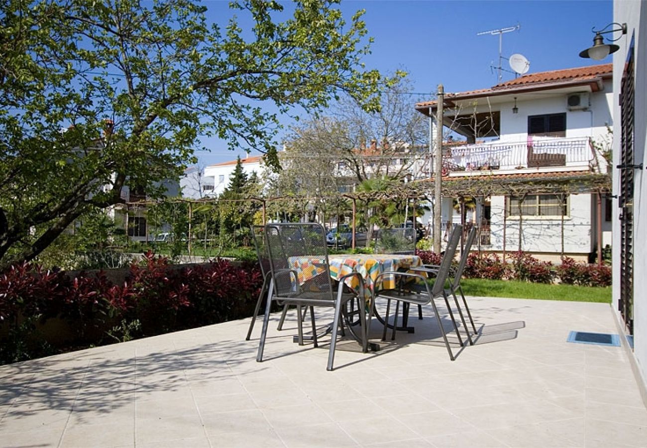 Апартаменты на Rovinj - Ferienwohnung in Rovinj mit Terrasse, Klimaanlage, W-LAN, Waschmaschine (3482-1)