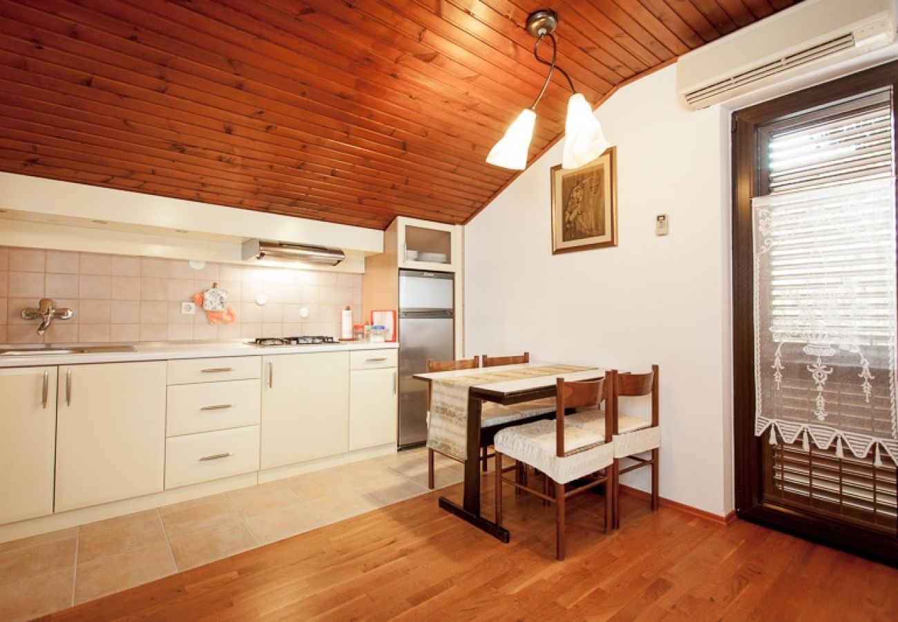 Апартаменты на Rovinj - Ferienwohnung in Rovinj mit Balkon, Klimaanlage, W-LAN, Waschmaschine (3482-4)