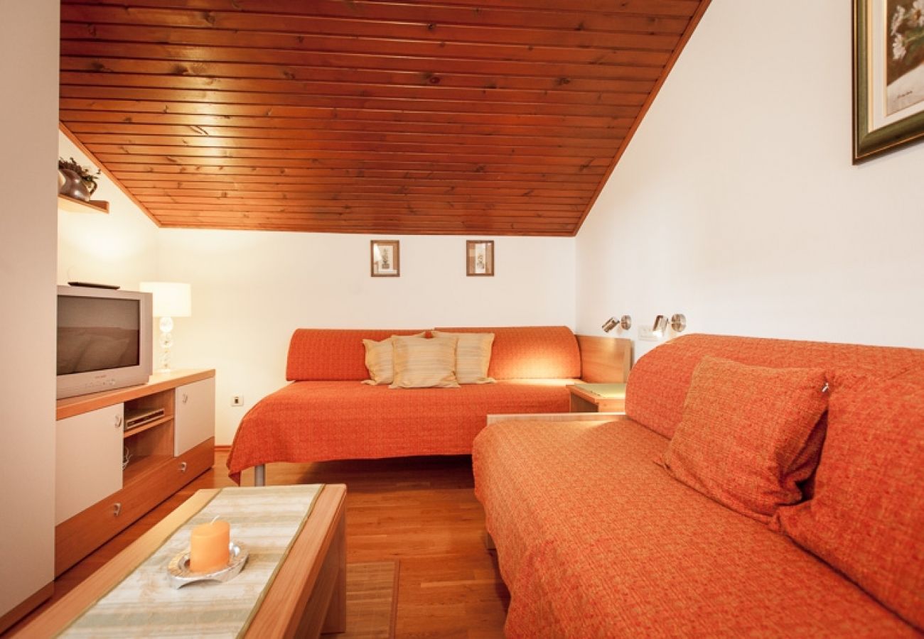 Апартаменты на Rovinj - Ferienwohnung in Rovinj mit Balkon, Klimaanlage, W-LAN, Waschmaschine (3482-4)