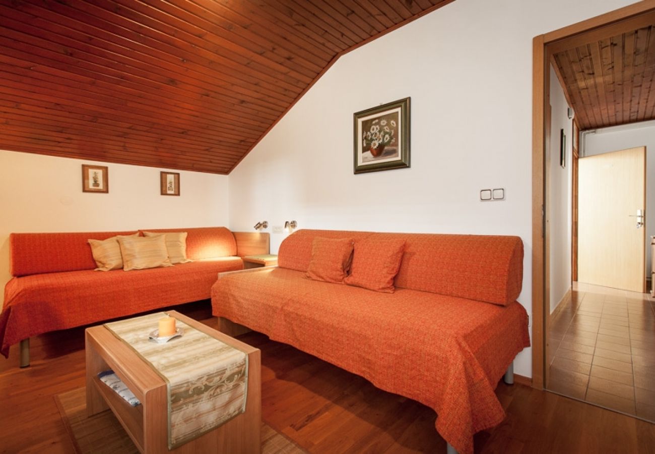 Апартаменты на Rovinj - Ferienwohnung in Rovinj mit Balkon, Klimaanlage, W-LAN, Waschmaschine (3482-4)