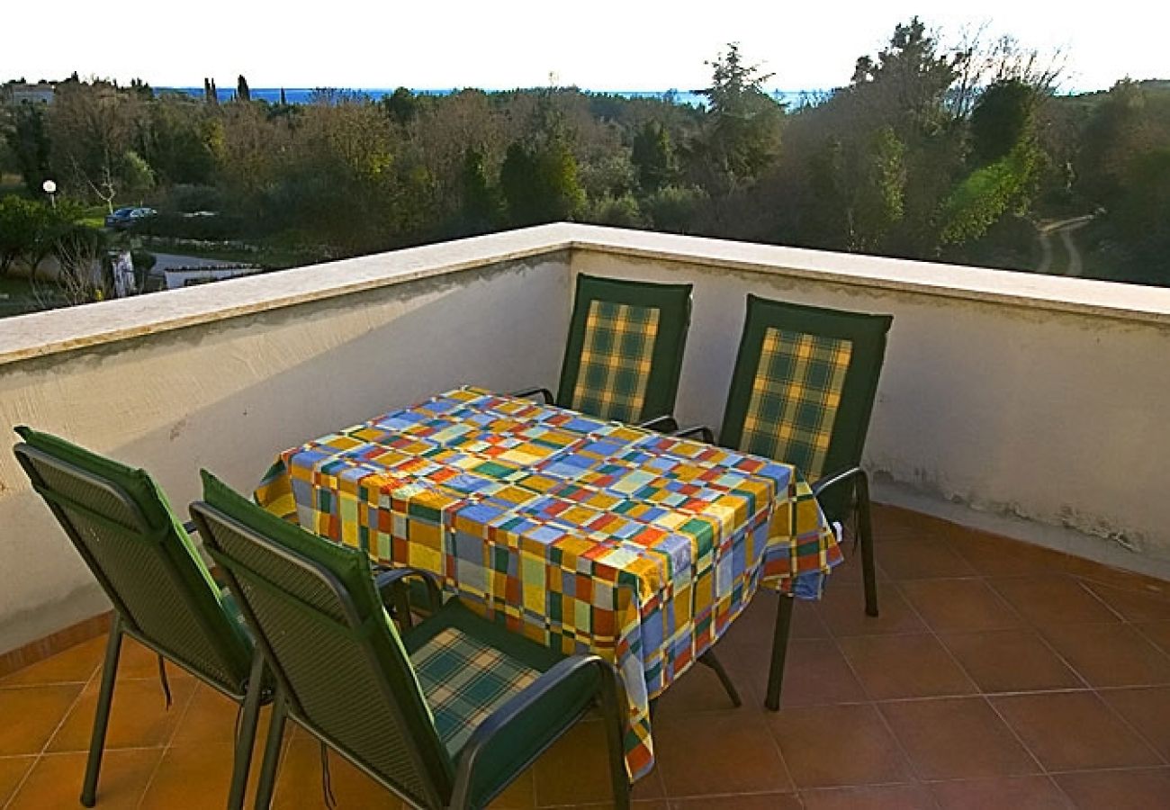 Апартаменты на Rovinj - Ferienwohnung in Rovinj mit Meerblick, Balkon, Klimaanlage, W-LAN (3482-8)