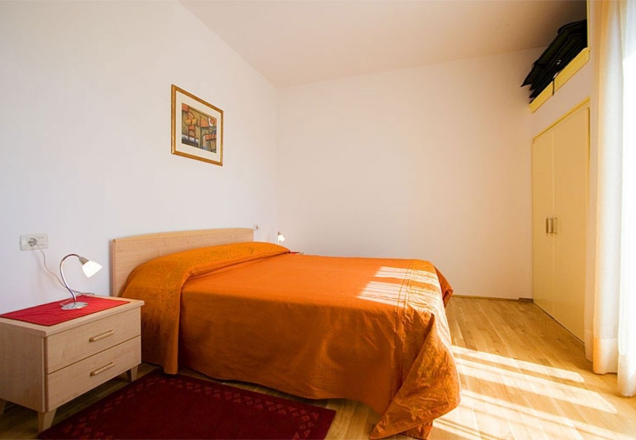 Апартаменты на Rovinj - Ferienwohnung in Rovinj mit Meerblick, Balkon, Klimaanlage, W-LAN (3482-9)