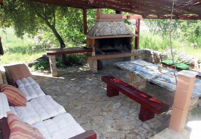 Дом на Vinišce - дом отдыха в Vinišće c Вид на море, балкон, Спутниковое / кабельное телевидение, WIFI (3484-1) Дом на Vinišce - дом отдыха в Vinišće c Вид на море, балкон, Спутниковое / кабельное телевидение, WIFI (3484-1)