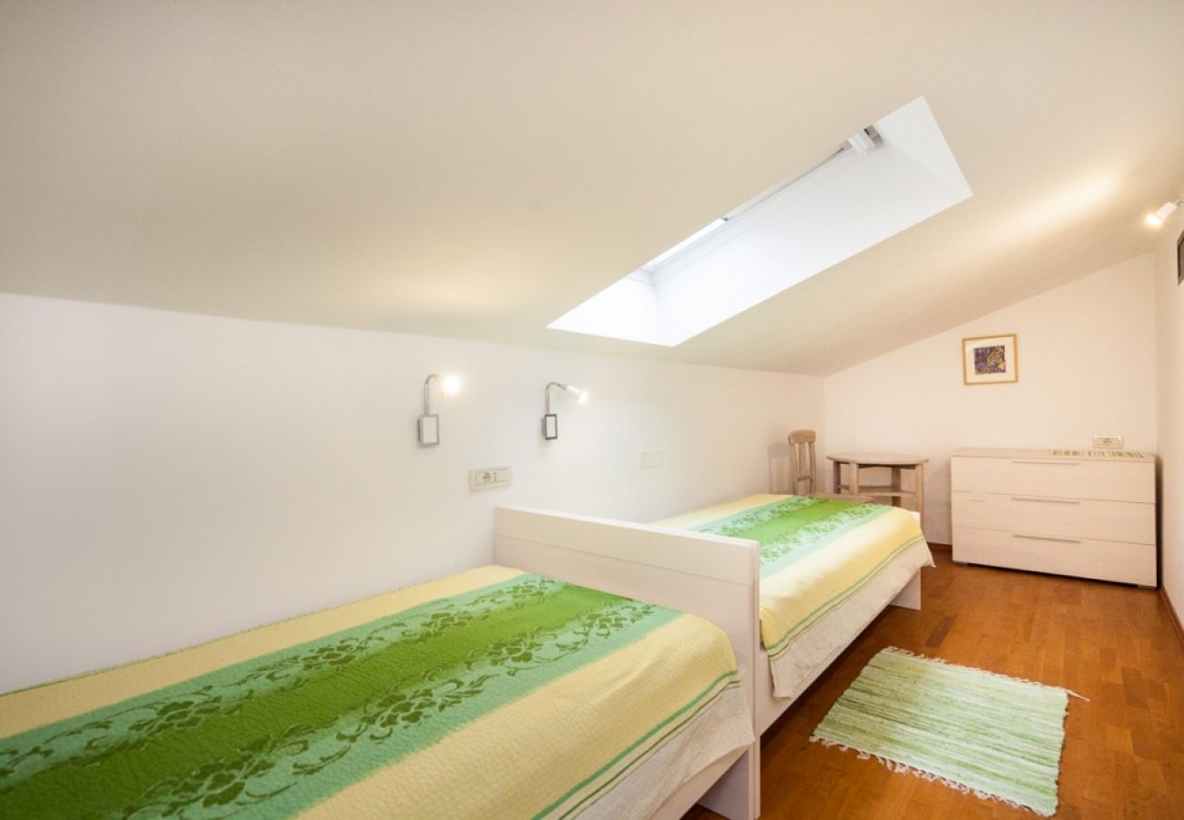 Апартаменты на Rovinj - Ferienwohnung in Rovinj mit Meerblick, Balkon, Klimaanlage, W-LAN (3482-10)