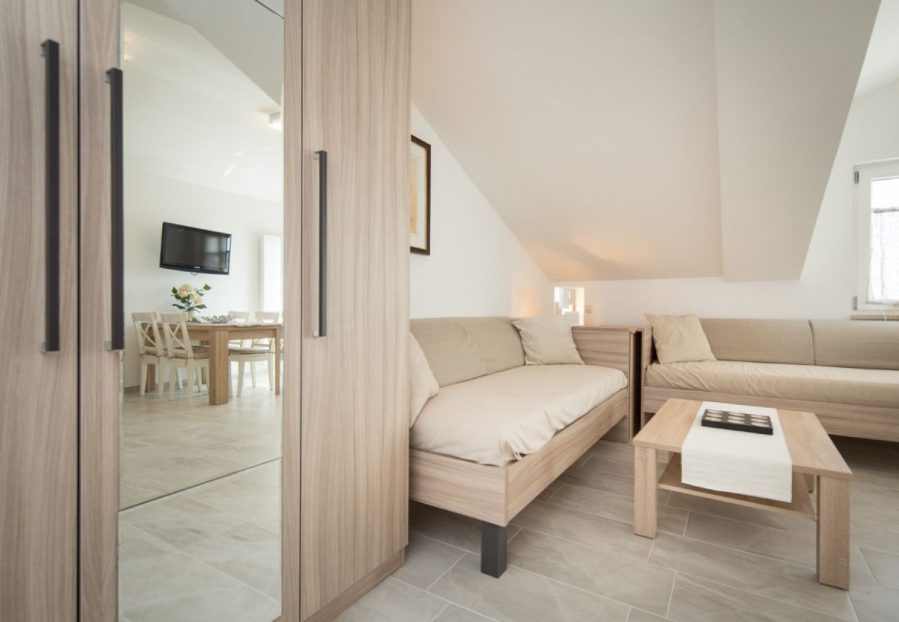 Апартаменты на Rovinj - Ferienwohnung in Rovinj mit Meerblick, Balkon, Klimaanlage, W-LAN (3482-11)