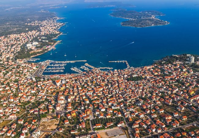 Апартаменты на Prvic Luka - Aпартамент в Првич-Лука c Вид на море, терраса, Спутниковое / кабельное телевидение, WIFI (3347-1) Апартаменты на Prvic Luka - Aпартамент в Првич-Лука c Вид на море, терраса, Спутниковое / кабельное телевидение, WIFI (3347-1)